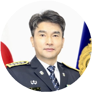 천안개방교도소장 사진